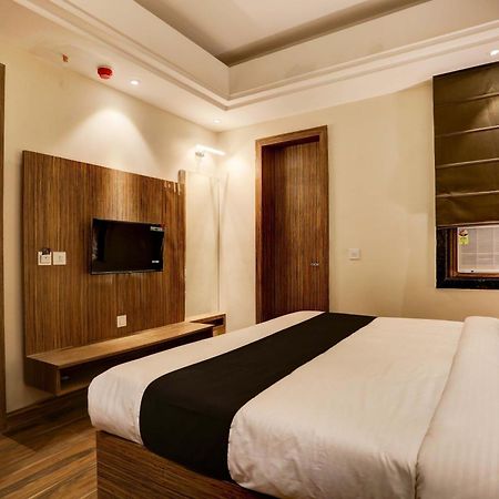 Hotel Super Collection O Stargaze Kanpur Exterior foto
